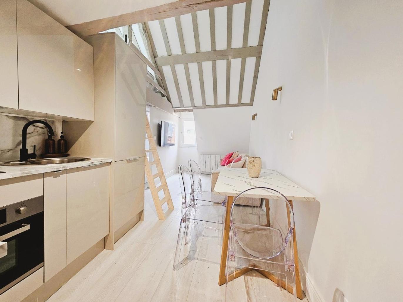 Suite Cathedrale Haut De Gamme + Parking - N°8 Rouen Esterno foto