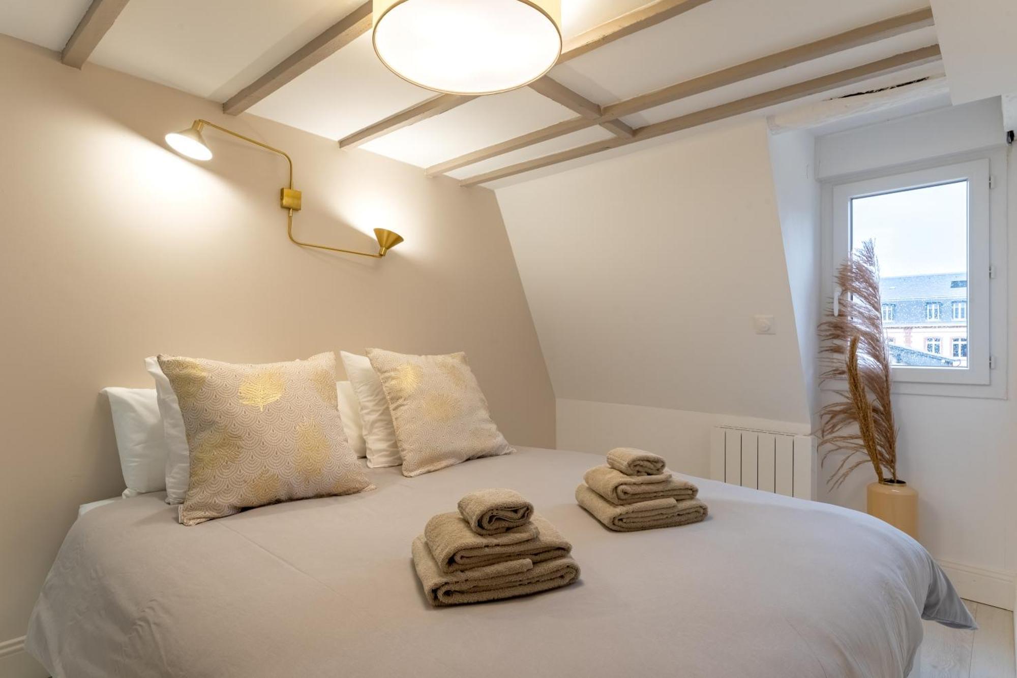 Suite Cathedrale Haut De Gamme + Parking - N°8 Rouen Esterno foto